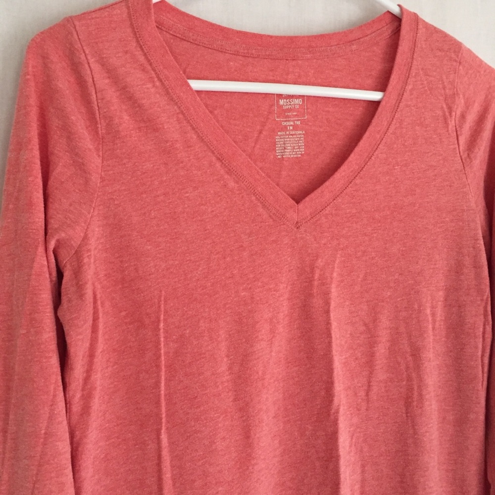 Mossimo coral long sleeves v-neck t-shirt Size M